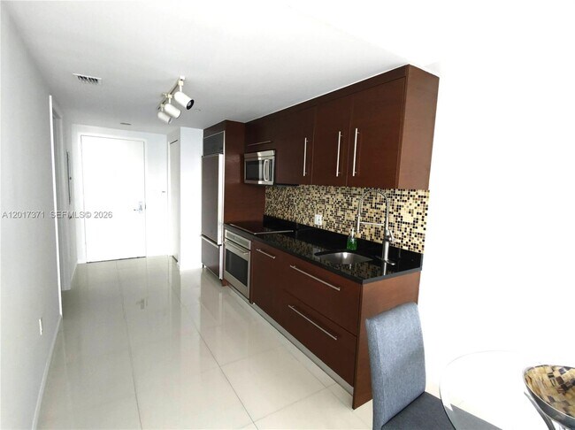 Foto del edificio - 465 Brickell Ave