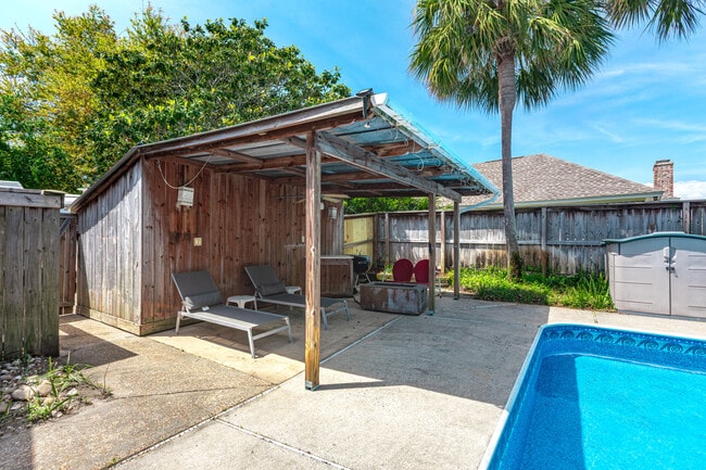 Building Photo - 301 Cypress St