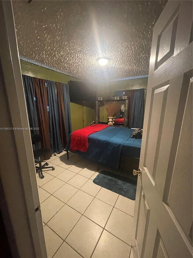 Foto principal - 18611 NW 10th Ave