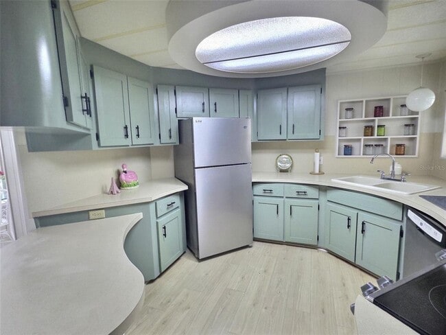 Building Photo - 46 E Palm Forest Dr