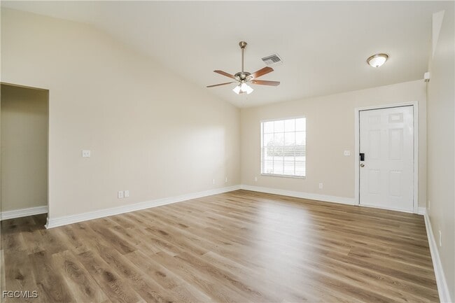Foto del edificio - 2122 NE 20th Ln