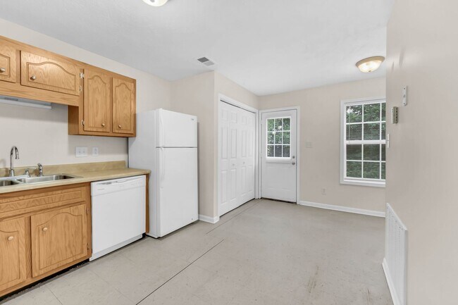 Foto del edificio - 784 Cherrybark Ln
