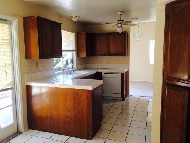 Building Photo - 12040 Ocotillo Dr