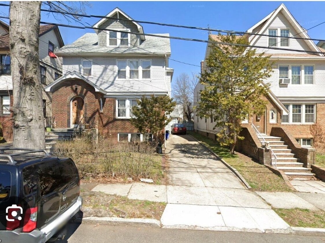 25 Cleveland Ave, Newark, NJ 07106 Townhome Rentals in Newark NJ