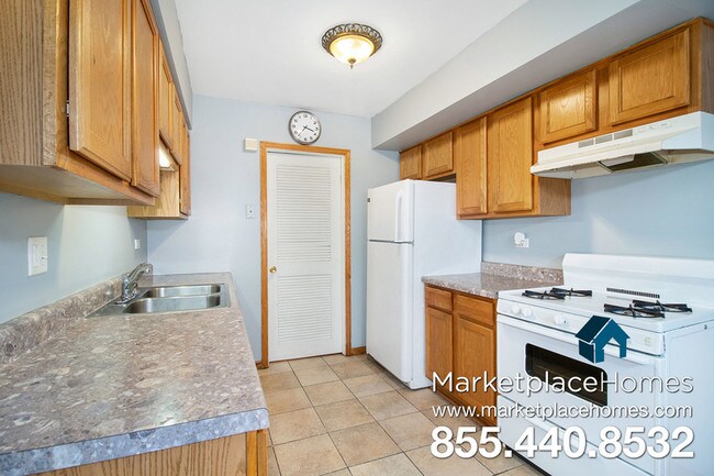 Foto del edificio - 7531 Bristol Ln