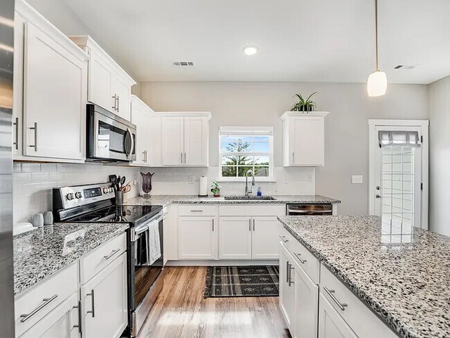 Foto del edificio - Amazing 3BR Townhome in Goodlettsville