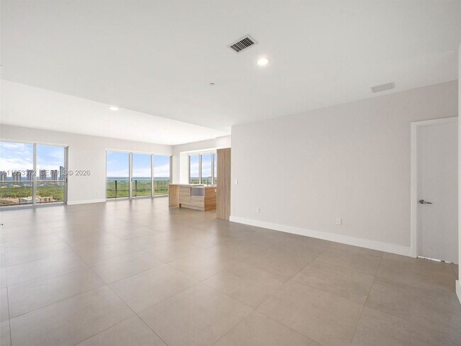 Building Photo - 16385 Biscayne Blvd