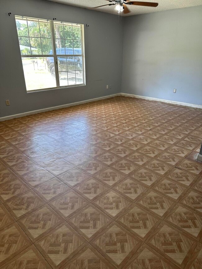 Building Photo - 1264 36th Ave SW