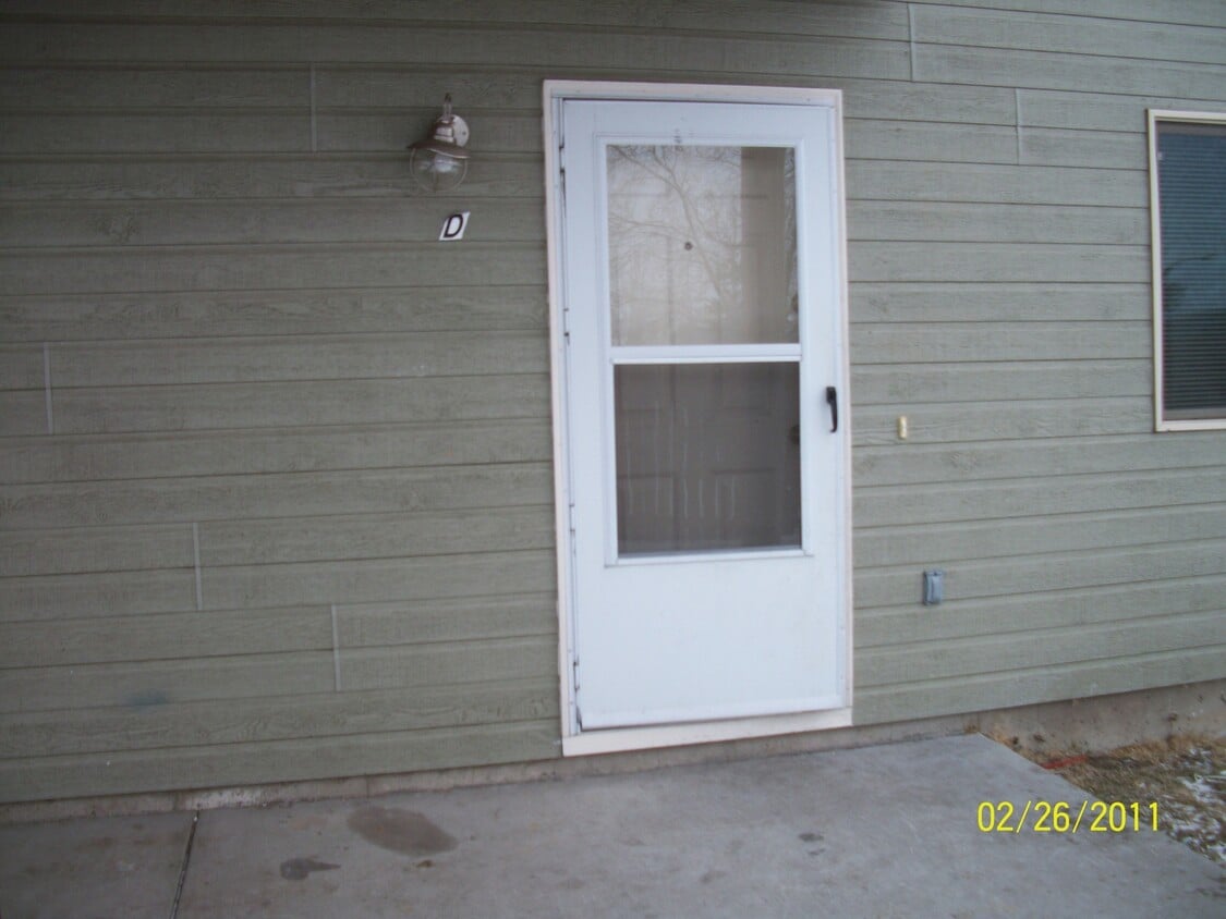 Primary Photo - 3 Bedroom, 1 Bath unit in 8plex, a quiet B...