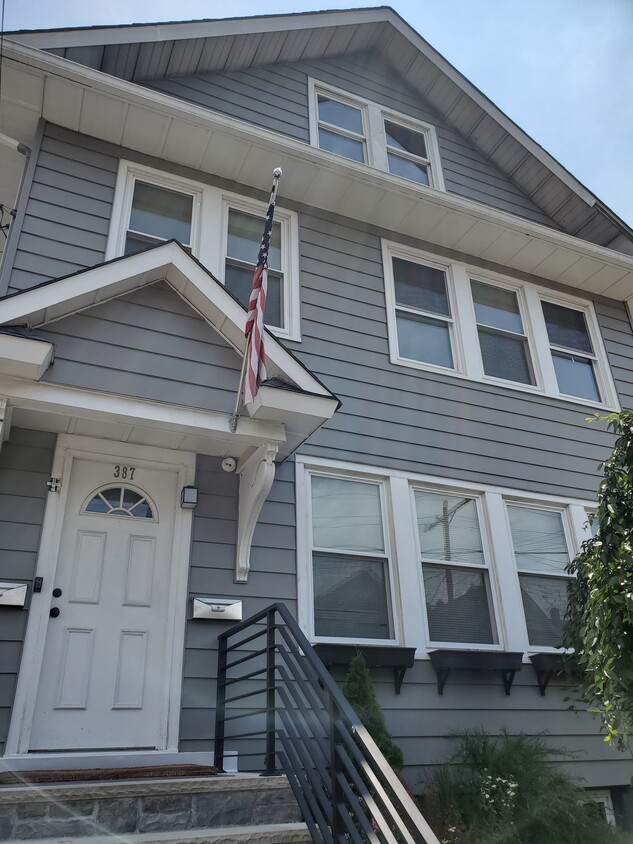 Foto principal - 387 N Burgher Ave