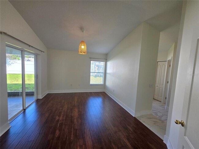 Building Photo - 730 Straw Lake Dr