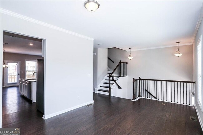 Building Photo - 770 Sunset Park Dr