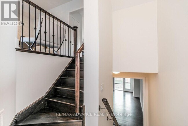 Building Photo - 12 Cambray Rd