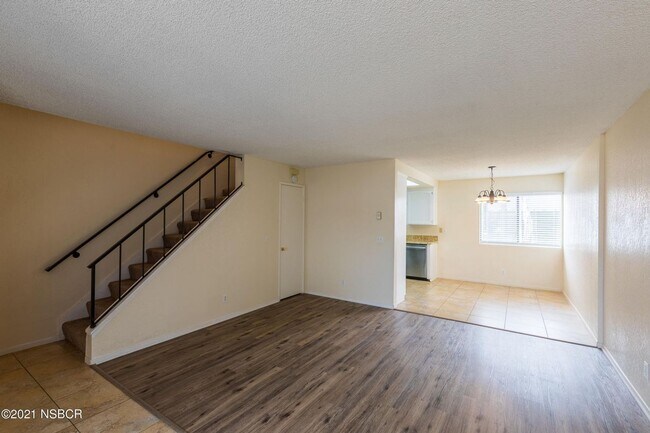 Foto del edificio - Updated One Bedroom Townhome in Convenient Location!