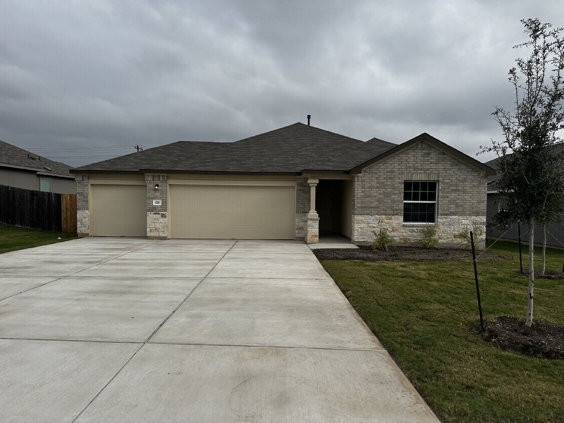 Brand New 3/2+Study with 3 car garage and Apartment for Rent in