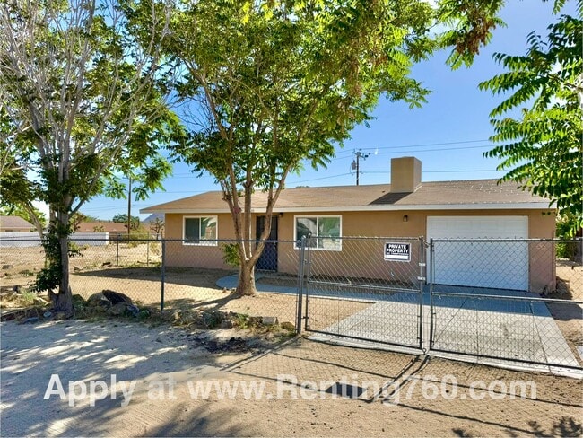 Building Photo - Charming 2 Bed 1 Bath Home with Spacious Y...