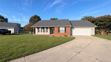 Building Photo - 123 Howell Pl