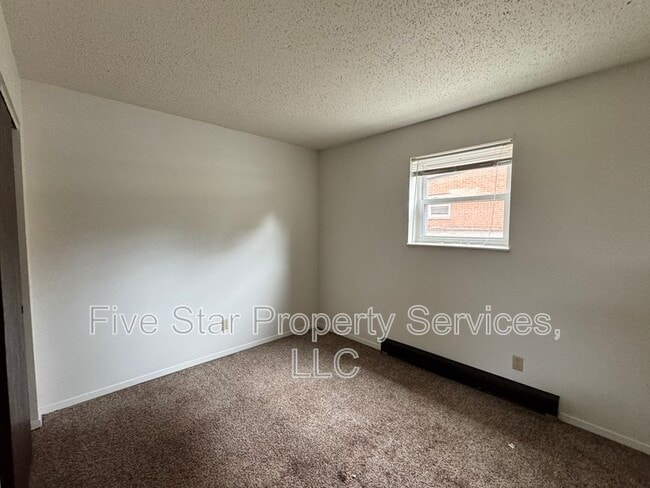 Building Photo - 2070 W Washington St
