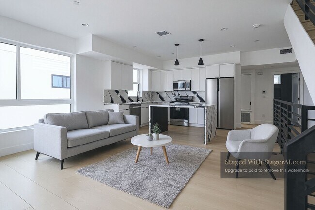 Foto del edificio - NEW CONSTRUCTION LUXURY 4 BED TOWNHOMES WITH ROOF DECKS