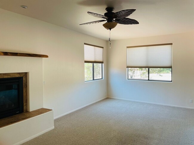 Building Photo - West Sedona Townhome