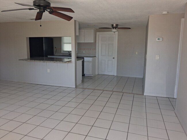 Building Photo - 3 Bedroom 2 bath on a dead end street