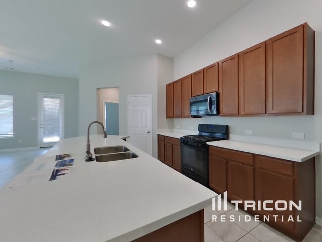 Foto del edificio - 4702 Westfield Pines Dr