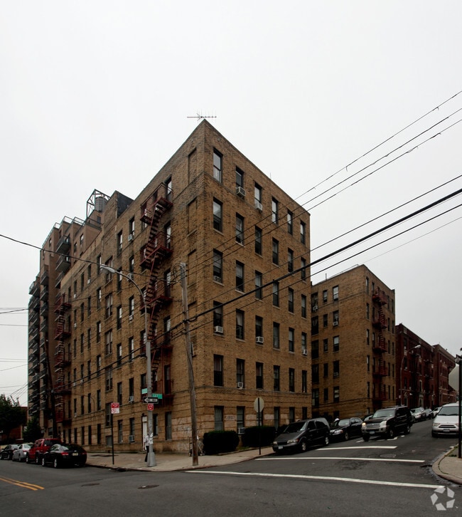 Primary Photo - 35-07 147th St
