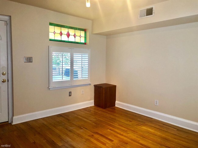 Building Photo - 2 br, 1.5 bath House - 913 S Linwood Ave