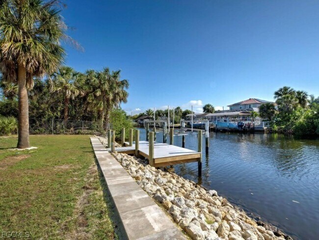 Foto del edificio - 4342 Ewing Cir