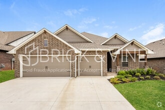 Building Photo - 5224 White Gold Ave