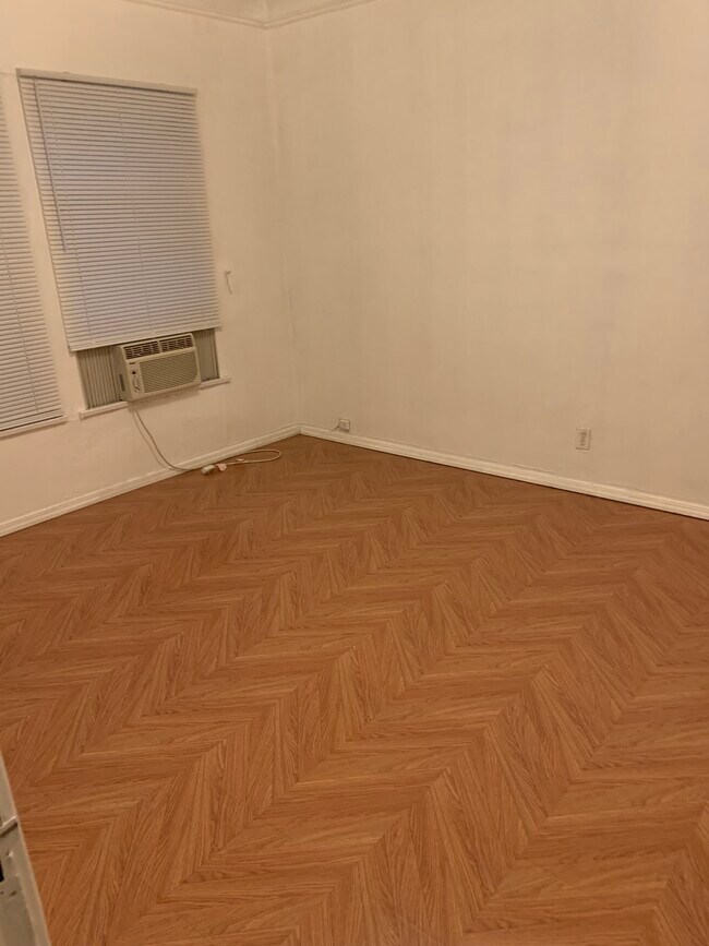 Foto del edificio - 132 S Canon Dr