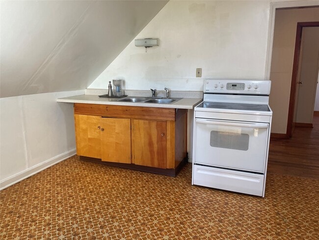 Building Photo - 817 W 31st St