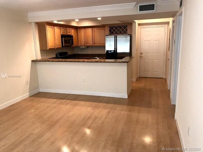 Building Photo - 151 NE 16th Ave