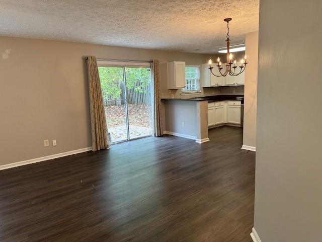 Foto del edificio - 220 Wild Flower Ln
