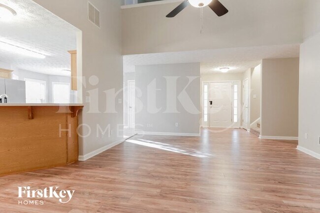 Foto del edificio - 940 Willow Hollow Dr