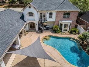 Building Photo - 5522 Olympiad Dr