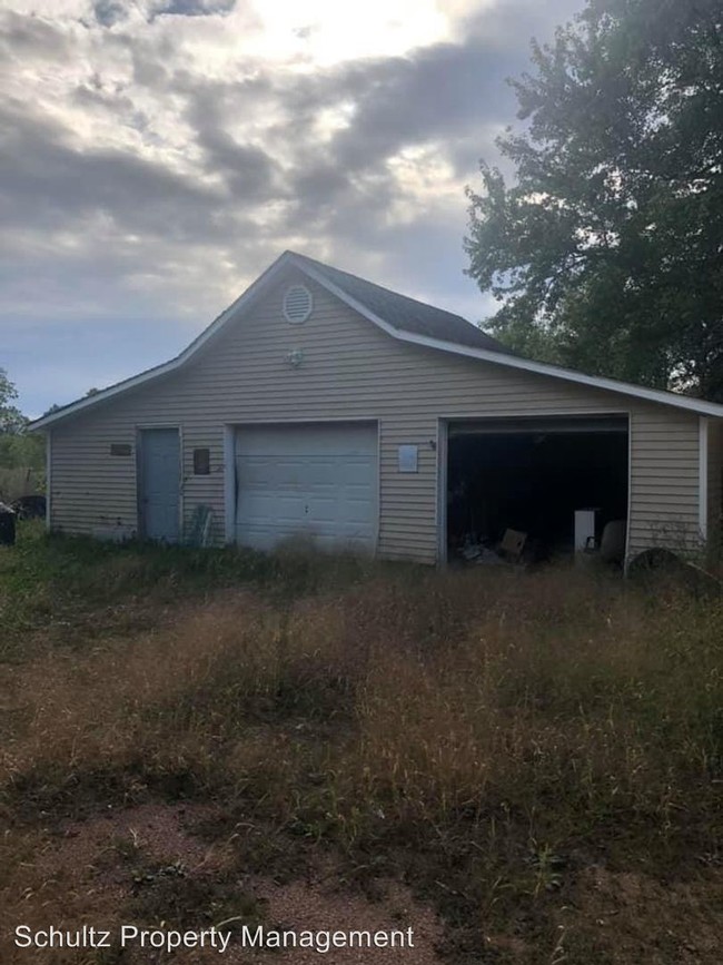 Building Photo - 4 br, 1 bath House - 1197 County Road D