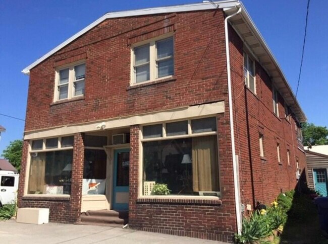 Foto del edificio - 7581 W Ridge Rd