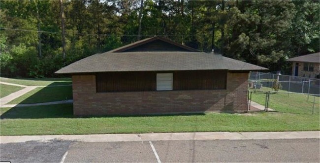 Building Photo - 111 Clearview St