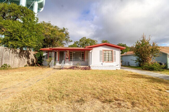 Photo - 1327 Vanderbilt St House