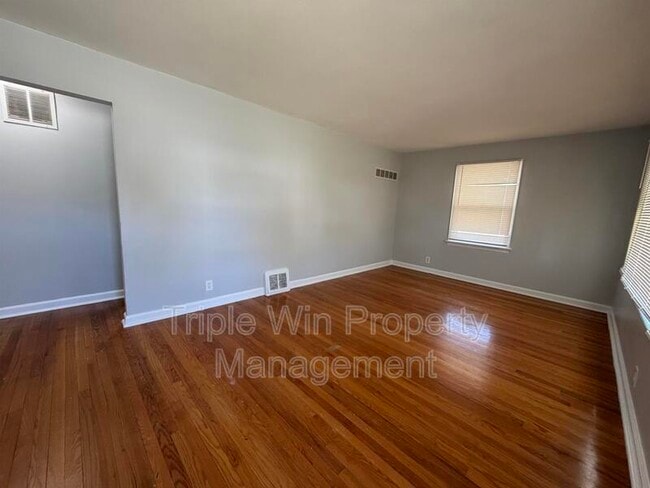 Foto del edificio - 10168 Cabot Dr