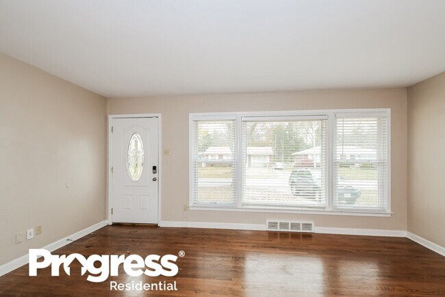 Building Photo - 570 St Anthony Ln