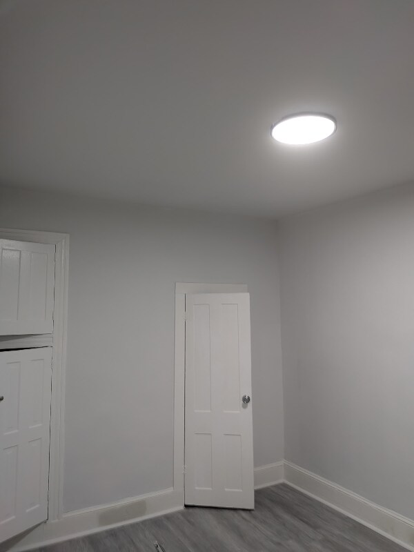 Building Photo - 307 W Centre St