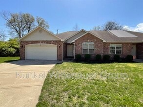 Building Photo - 40 Oak Pointe Cir