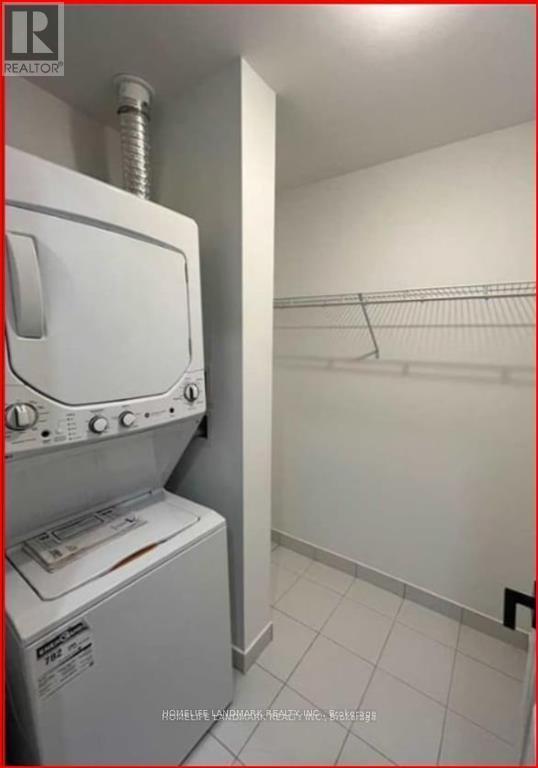 Photo du bâtiment - 2481 Taunton Rd