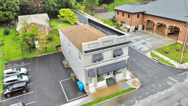 Building Photo - 1736 Memorial Ave SW Commercial UNIT 2