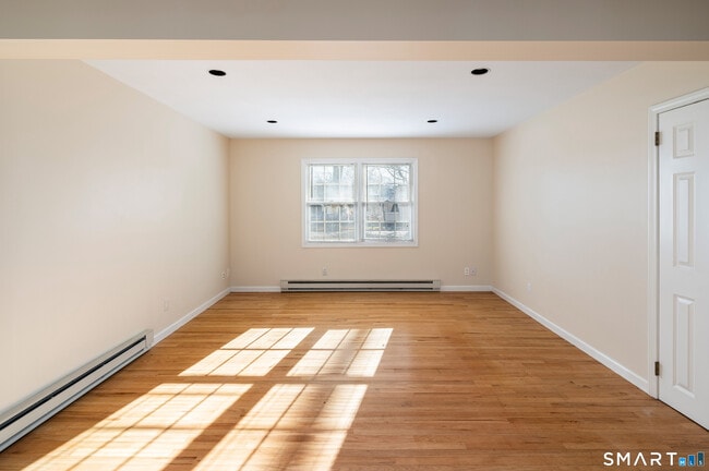 Building Photo - 48 Lanell Dr