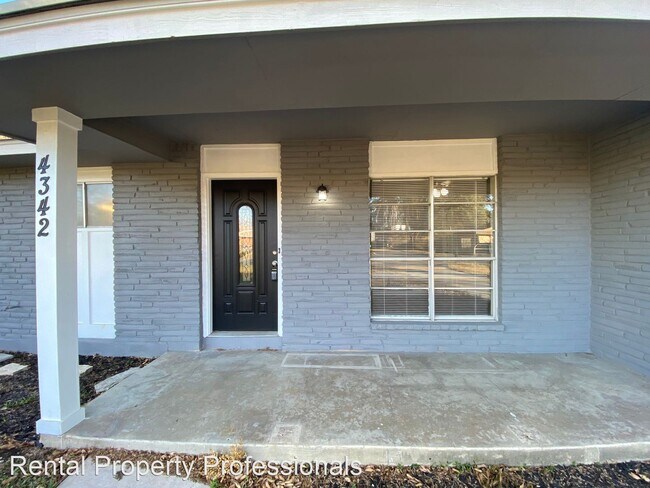 Building Photo - 3 br, 1 bath House - 4342 Desert View