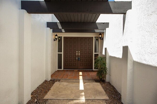 Building Photo - 1383 N Calle Hermosa