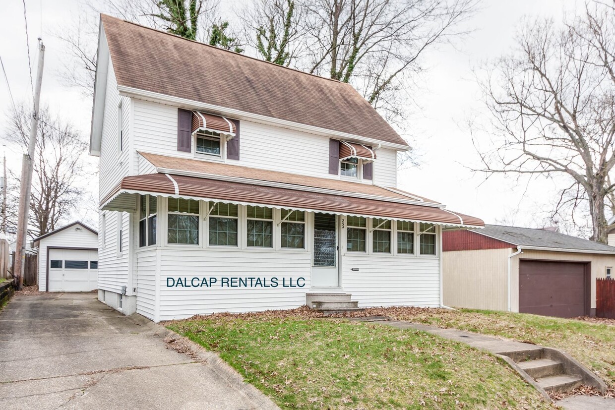 Foto principal - Firestone Park Home Available
